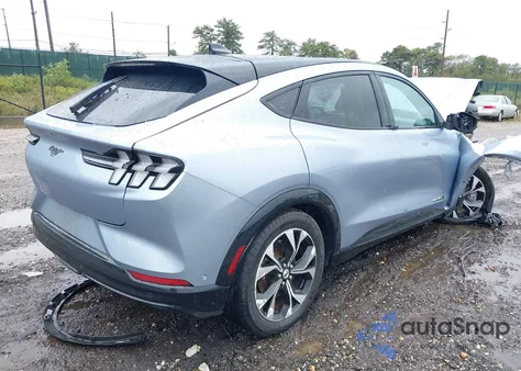 2022 Ford Mustang Mach-E Premium z USA, uszkodzony, nr VIN 3FMTK3SU7NMA52959